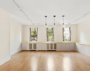 24 E 64th Street - Photo Thumbnail 4