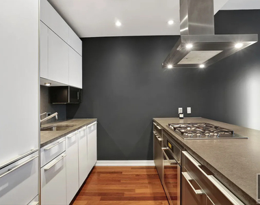 Warren St - Photo Thumbnail 3