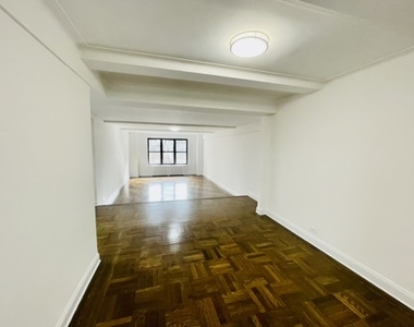 137 East 38th Street - Photo Thumbnail 0