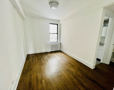 137 East 38th Street - Photo Thumbnail 8