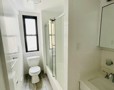 137 East 38th Street - Photo Thumbnail 7