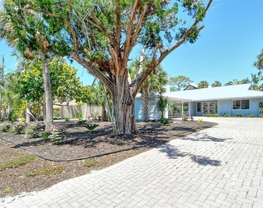 4852 Featherbed Lane - Photo Thumbnail 3