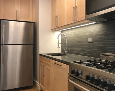 East 86th Street - Photo Thumbnail 0