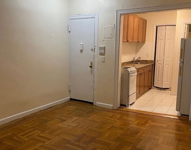 East 79th Street - Photo Thumbnail 0