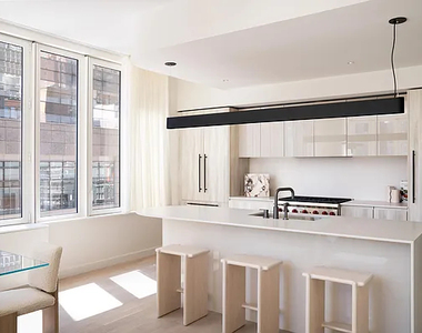 116 West 60th Street - Photo Thumbnail 4