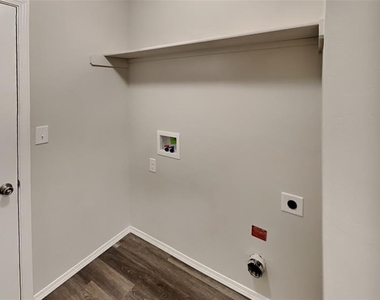 1432 Dustin Drive - Photo Thumbnail 15