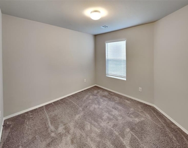 1432 Dustin Drive - Photo Thumbnail 14