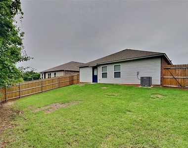 1432 Dustin Drive - Photo Thumbnail 17