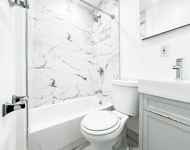 400 East 64th Street - Photo Thumbnail 4