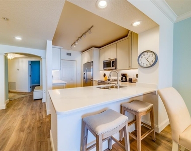 16500 Gulf Boulevard - Photo Thumbnail 7