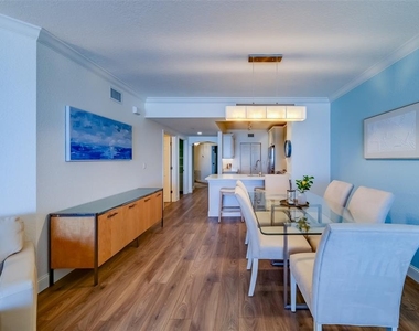16500 Gulf Boulevard - Photo Thumbnail 16