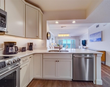 16500 Gulf Boulevard - Photo Thumbnail 12