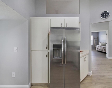 1304 Capri Isles Boulevard - Photo Thumbnail 12