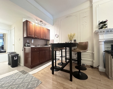 320 West 106th Street - Photo Thumbnail 4