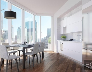 East 44th Street - Photo Thumbnail 3