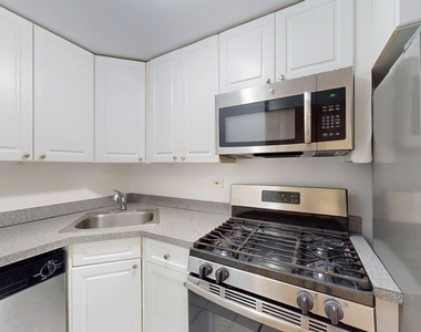 East 80th Street - Photo Thumbnail 1