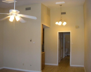 2529 Rio Grande St - Photo Thumbnail 3