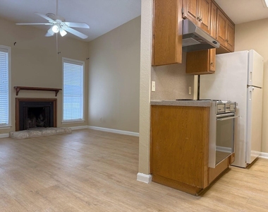 2529 Rio Grande St - Photo Thumbnail 4