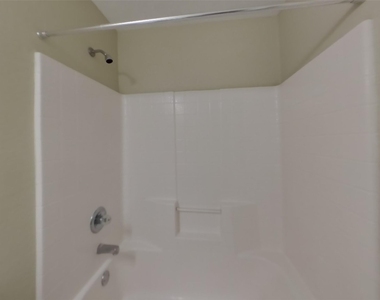 104 Druse Ln - Photo Thumbnail 12