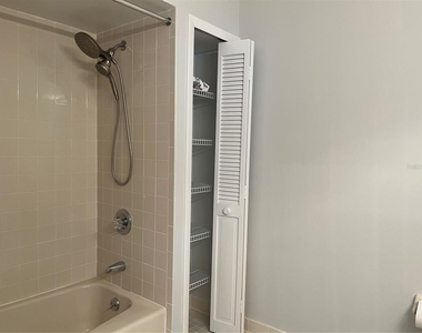 8 Marina Point Place - Photo Thumbnail 25