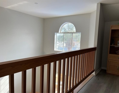 8 Marina Point Place - Photo Thumbnail 29