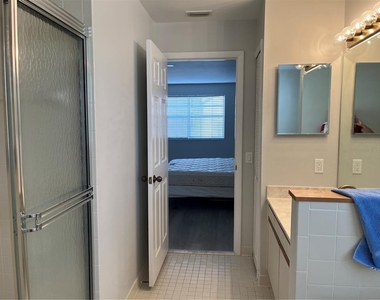8 Marina Point Place - Photo Thumbnail 18