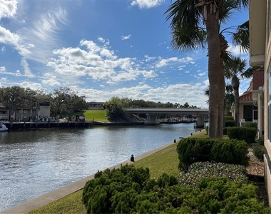 8 Marina Point Place - Photo Thumbnail 34