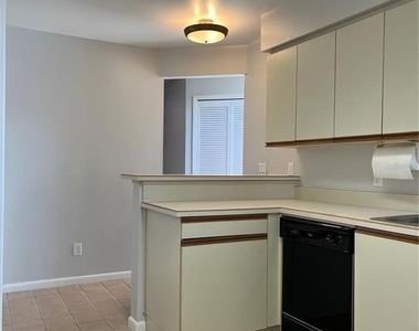 8 Marina Point Place - Photo Thumbnail 8