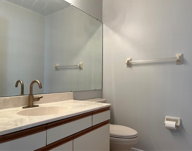 8 Marina Point Place - Photo Thumbnail 13
