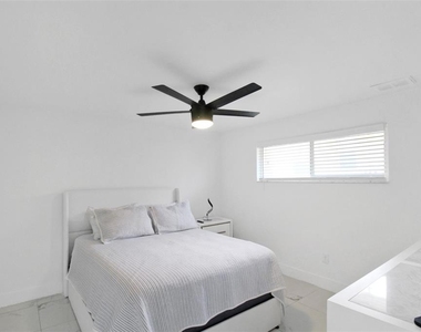 945 Bal Harbor Boulevard - Photo Thumbnail 46