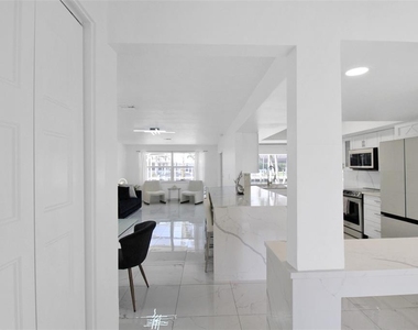945 Bal Harbor Boulevard - Photo Thumbnail 31