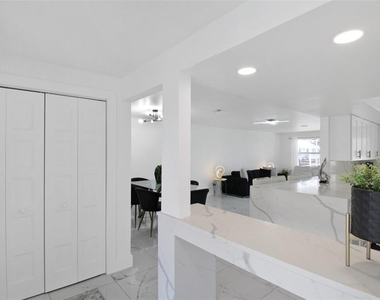 945 Bal Harbor Boulevard - Photo Thumbnail 27