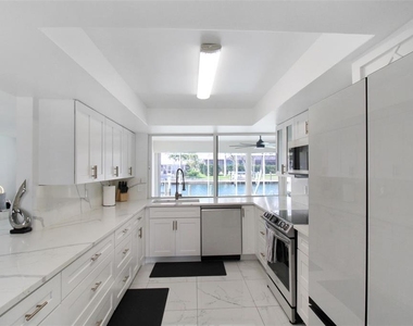 945 Bal Harbor Boulevard - Photo Thumbnail 34