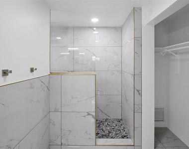 945 Bal Harbor Boulevard - Photo Thumbnail 23
