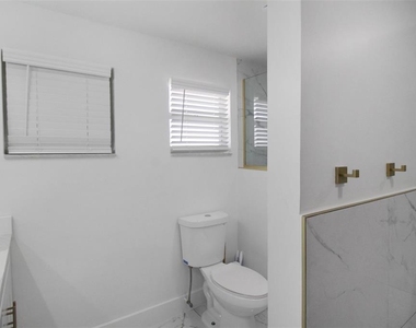 945 Bal Harbor Boulevard - Photo Thumbnail 22