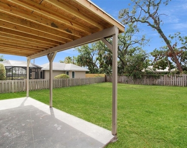 5824 Wildwood Avenue - Photo Thumbnail 40