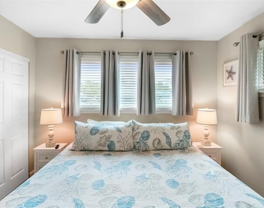 5824 Wildwood Avenue - Photo Thumbnail 24