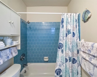 5824 Wildwood Avenue - Photo Thumbnail 20