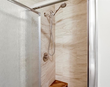 5824 Wildwood Avenue - Photo Thumbnail 14