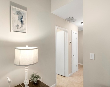 5824 Wildwood Avenue - Photo Thumbnail 11