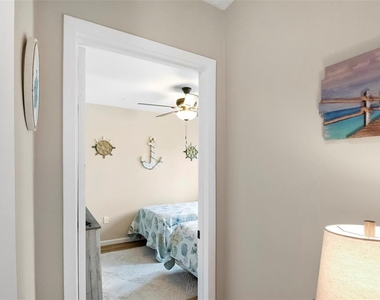 5824 Wildwood Avenue - Photo Thumbnail 22