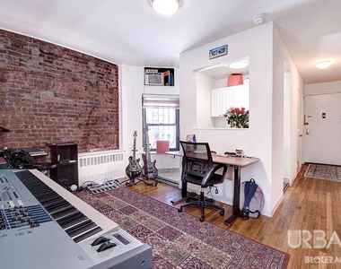 35 Grove Street - Photo Thumbnail 2