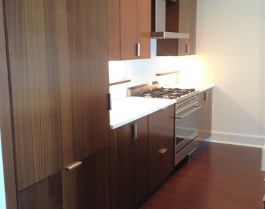 60 Riverside Boulevard - Photo Thumbnail 1