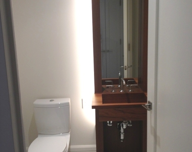 60 Riverside Boulevard - Photo Thumbnail 5