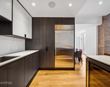 240 Centre St - Photo Thumbnail 17
