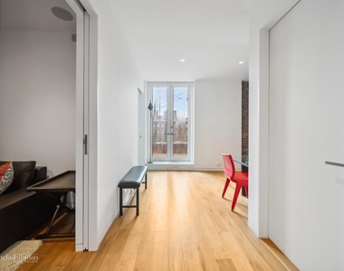 240 Centre St - Photo Thumbnail 10
