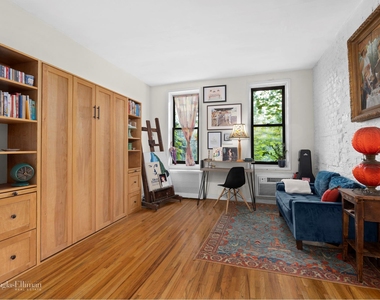513 E 5th St - Photo Thumbnail 0