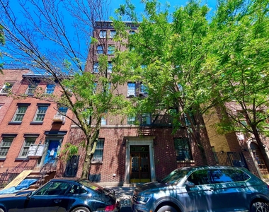 West 11th Street - Photo Thumbnail 0