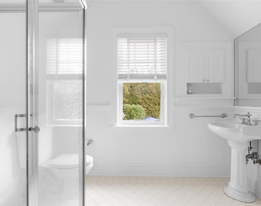 327 Georgica Road - Photo Thumbnail 30