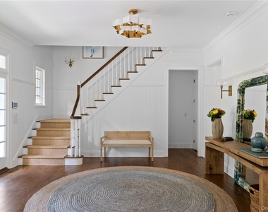 327 Georgica Road - Photo Thumbnail 4